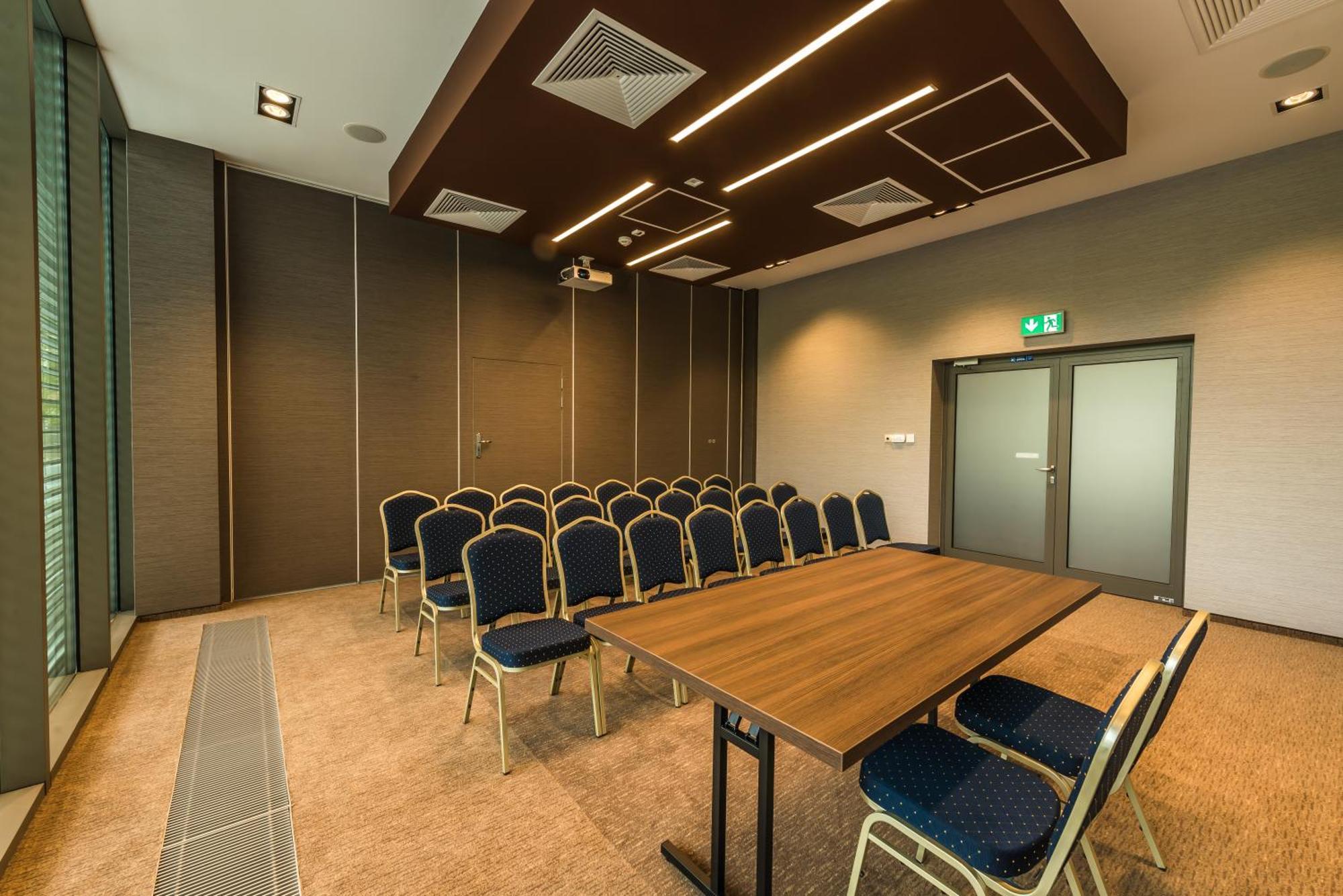Apart Hotel 12 Rzeszów Εξωτερικό φωτογραφία